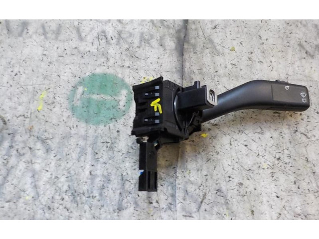 Ручка стеклоочистителей    Volkswagen Golf SportWagen