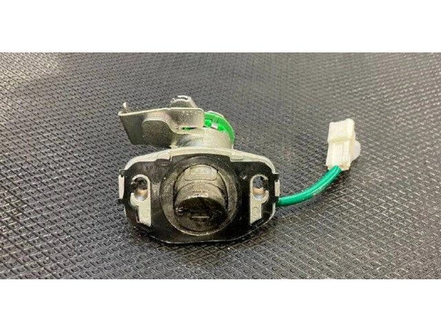 Zámek zadních dveří 6905533490   Lexus ES 300h 2014