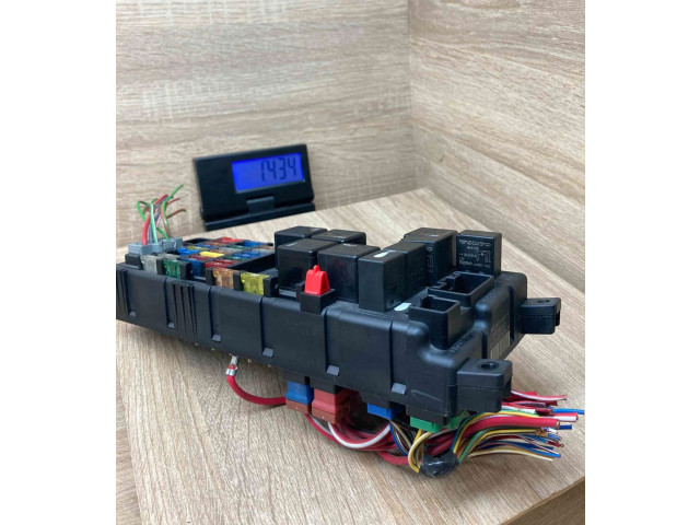 Блок предохранителей 8678449   Volvo XC90    