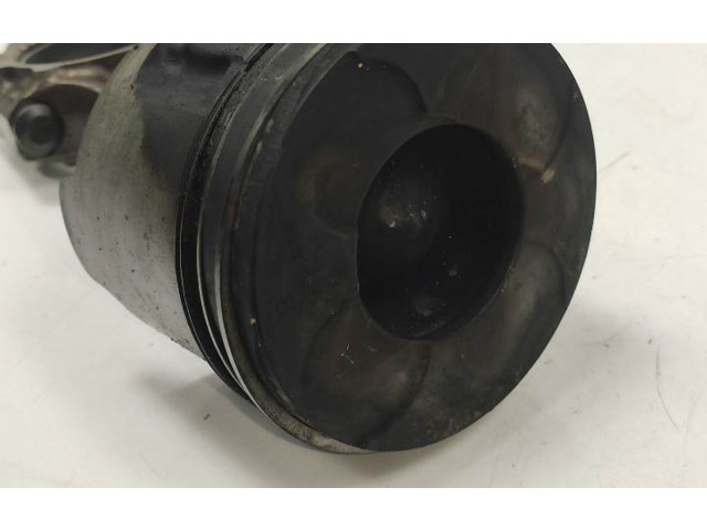  Поршень с шатуном 4M41   Mitsubishi Montero  