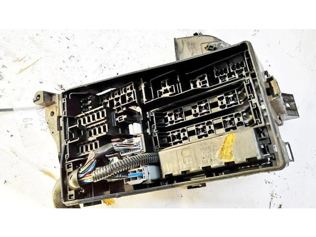 Блок предохранителей 8921153020, 89211-53020 Lexus IS 220D-250-350