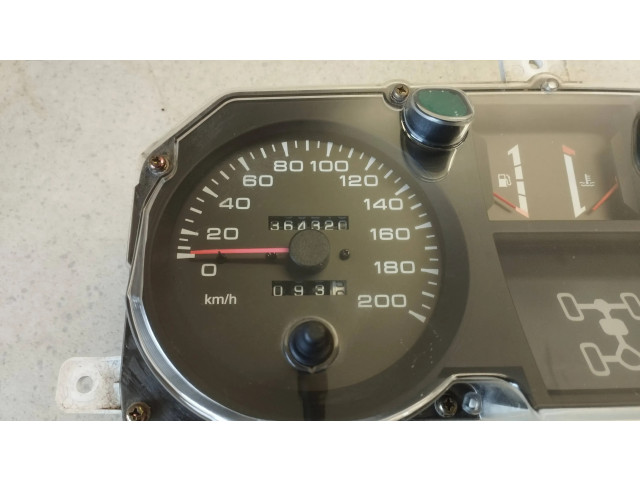 Přístrojová deska Mitsubishi Pajero 1997 MR233345, 526260