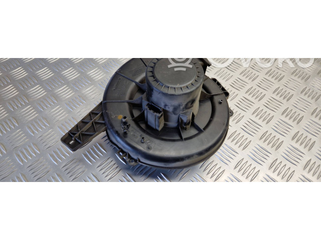 Вентилятор печки    6Q1820015C   Skoda Fabia Mk1 (6Y)
