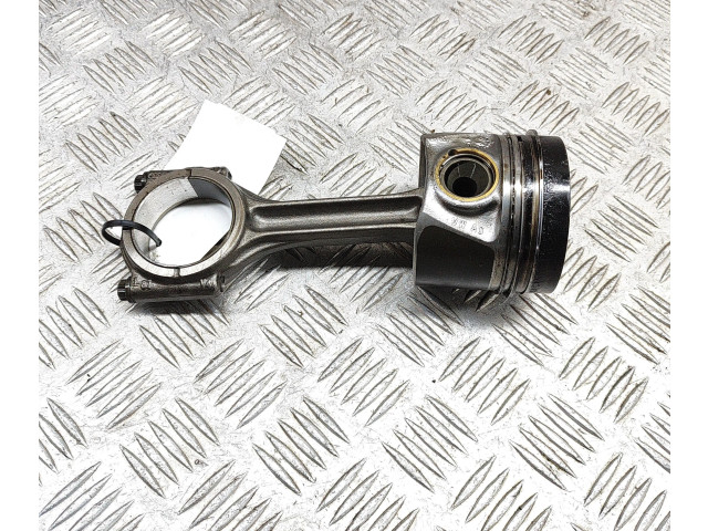 Поршень 04L105401A, 04L107065A Skoda Octavia Mk3 (5E)