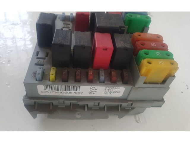 Pojistková skříňka 51795922, 188B2000 Lancia Musa