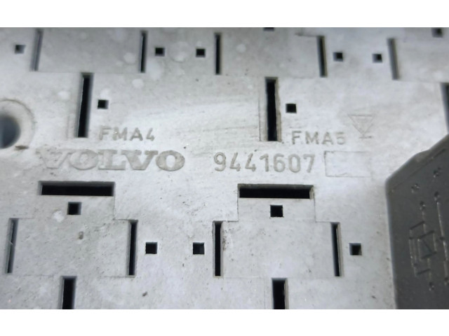 Блок предохранителей 9441607   Volvo S80