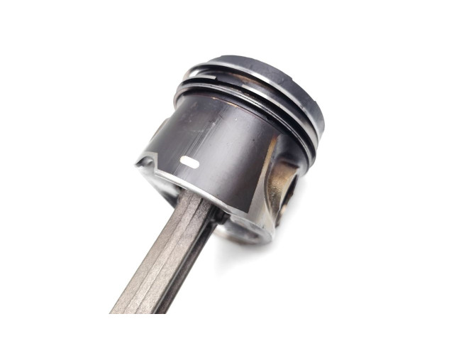  Поршень с шатуном D5204T2 D5204T2  Volvo V70  