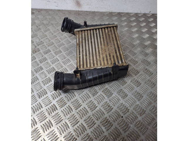 Интеркулер  PA66GF35   Volkswagen PASSAT B5.5 