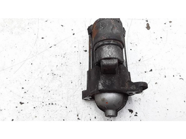 Стартер  233007689R   Renault Captur