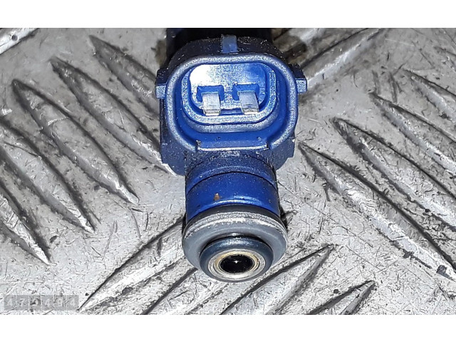 Vstřikovač 353102b000   KIA Venga     