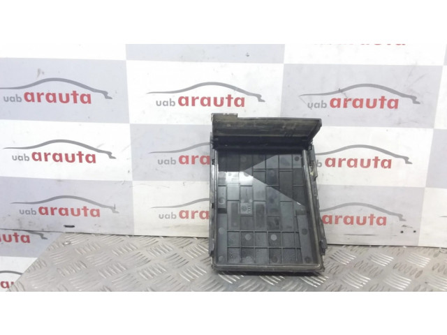 Крышка блока предохранителей 1K0937132F, 1K0937132G Audi Q3 8U