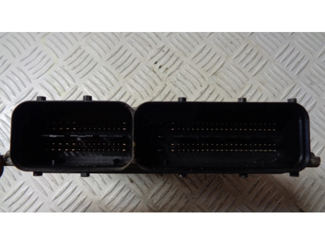 Блок управления двигателя 03F906070BF Skoda Yeti (5L)
