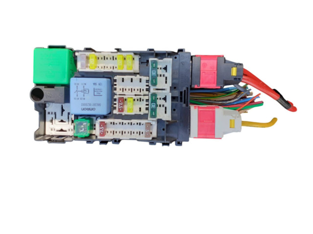 Блок предохранителей 9665492680, 018014781 Citroen DS4