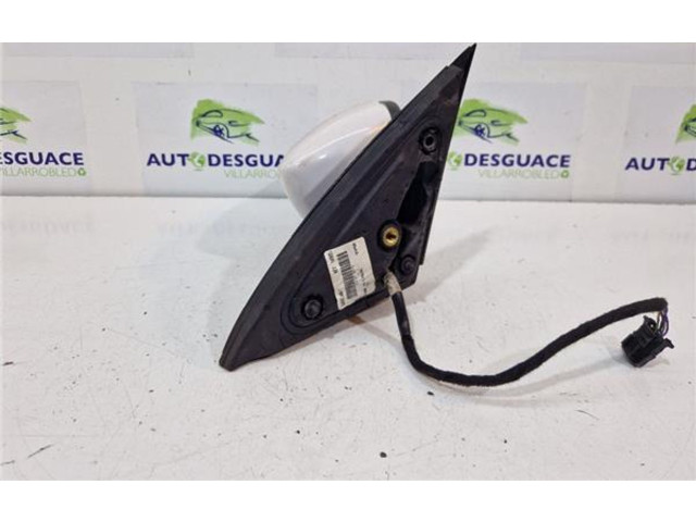 Зеркало электрическое        Skoda Rapid (NH)  2012 - 2019 года   