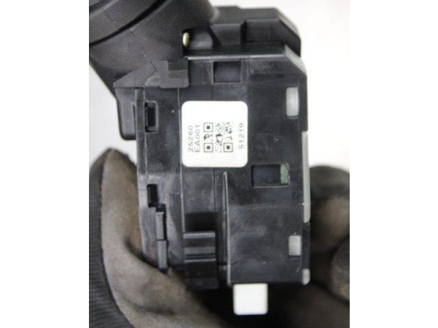 Ручка стеклоочистителей 25260EA001 Nissan Navara D40