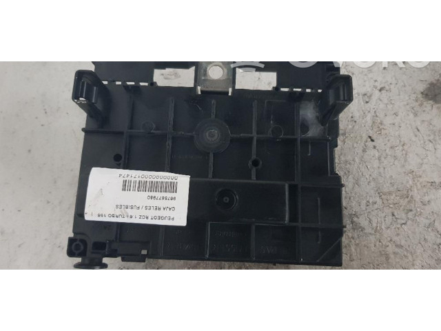 Pojistková skříňka 9675877980 Peugeot RCZ 2010