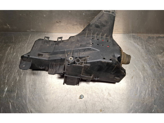 Блок предохранителей  9494210   Volvo V70    