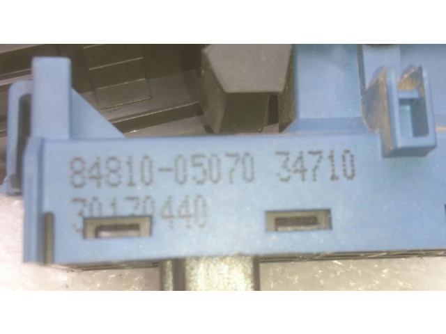 Включатель электрических окон