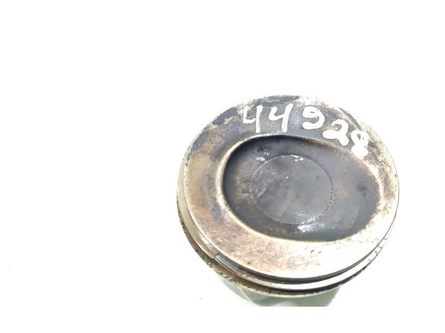  Поршень CBZB   Skoda Fabia Mk2 (5J)  