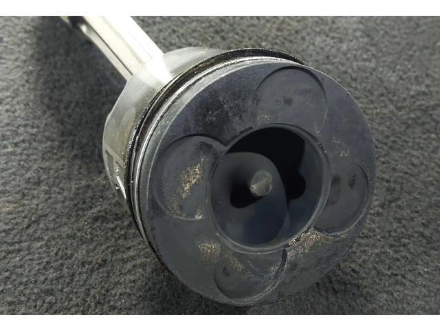 Píst BMW X5 E53 pro naftový motor 3.0