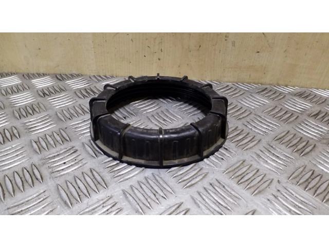 Гайка топливного насоса (топливного бака)