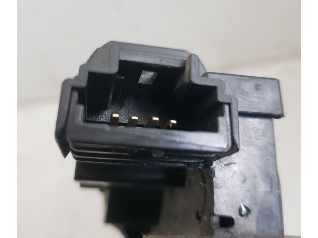 Замок багажника 8200947699    Renault Clio III 2005 - 2012 года