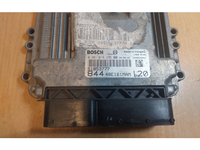 Блок управления двигателем Блок управления 0281016235, 51853777   Lancia Delta