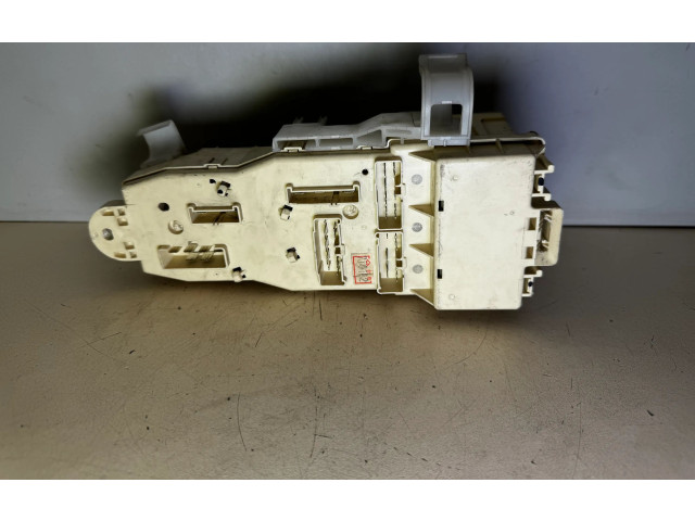 Pojistková skříňka GJ84, CG213 Mazda 626 2000