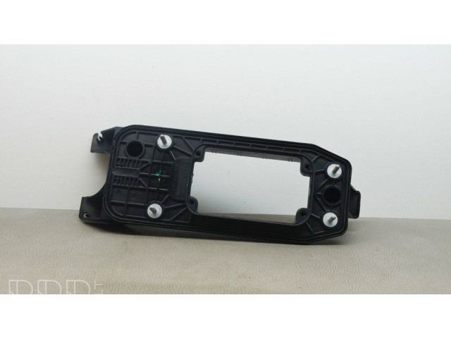 Другая деталь салона