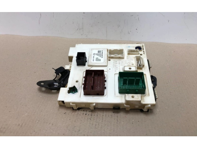 Блок предохранителей P8891894264, 8888003018 Lynk & co 01