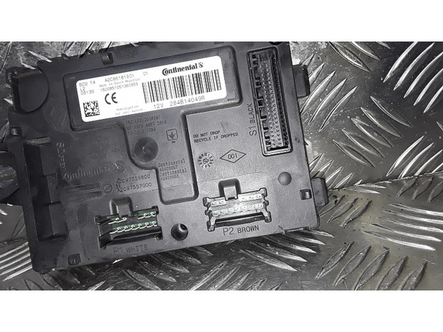 Řídící jednotka 284B14049R Renault Sandero II 2015