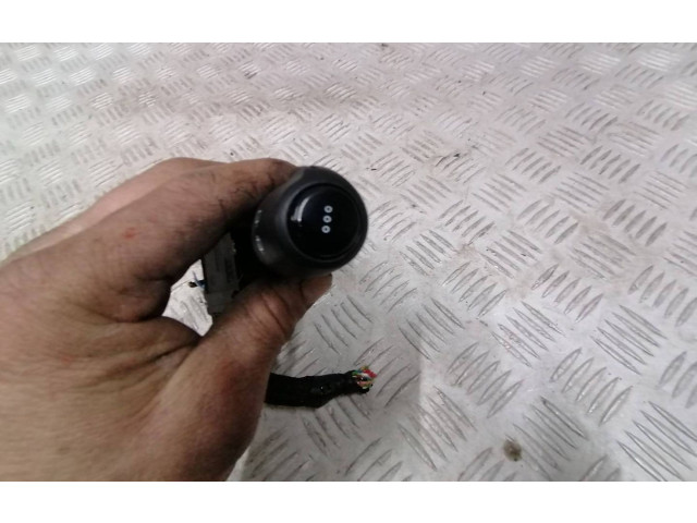 Ручка стеклоочистителей 681726046R, E10670243 Dacia Sandero