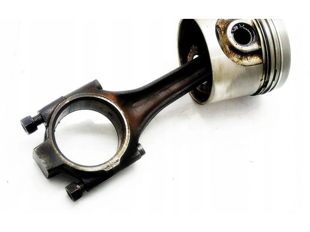  Поршень с шатуном    Skoda 105, 120 (742)  