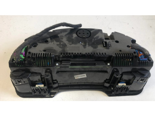 Панель приборов 8E0920901E   Audi A4 S4 B7 8E 8H       