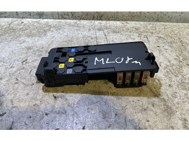 Блок предохранителей 2115452601 Mercedes-Benz ML W164