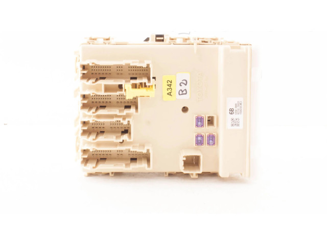 Блок предохранителей 8922178010, 89221-78010 Lexus NX