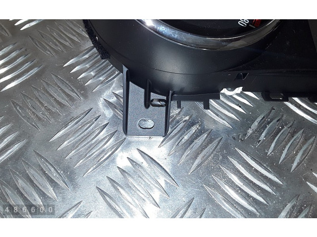 Панель приборов 600775881   Opel Meriva B       