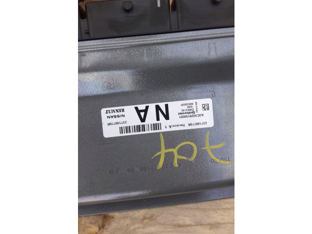 Блок управления 284B10447R Dacia Sandero