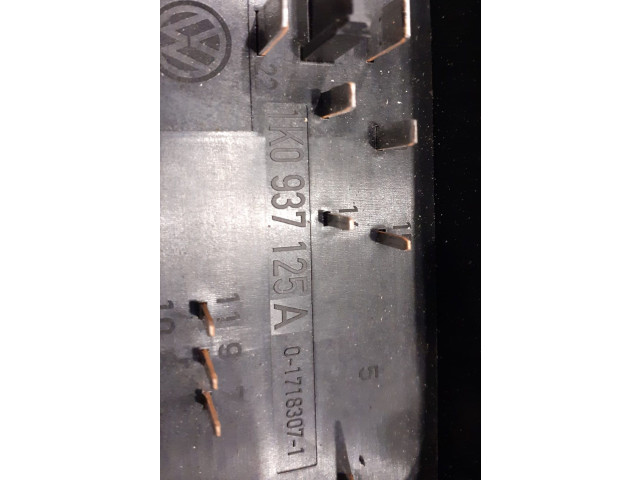   Pojistková skříňka    Volkswagen Tiguan 2007