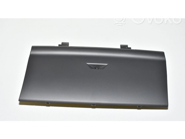 Другая деталь салона