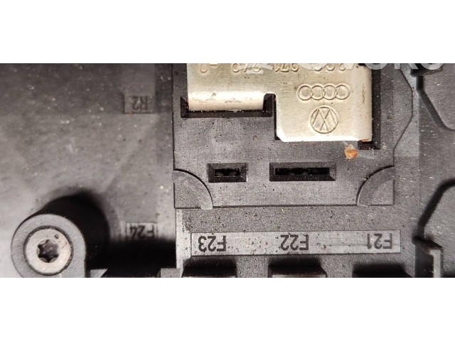 Блок предохранителей 1K0937125A, 1K4622697 Volkswagen Jetta V