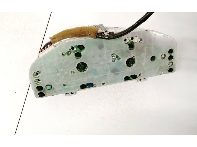 Панель приборов Mazda 626