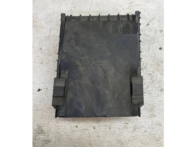   Pojistková skříňka 5N2937535A, 1K0937814F   Volkswagen Tiguan 2009