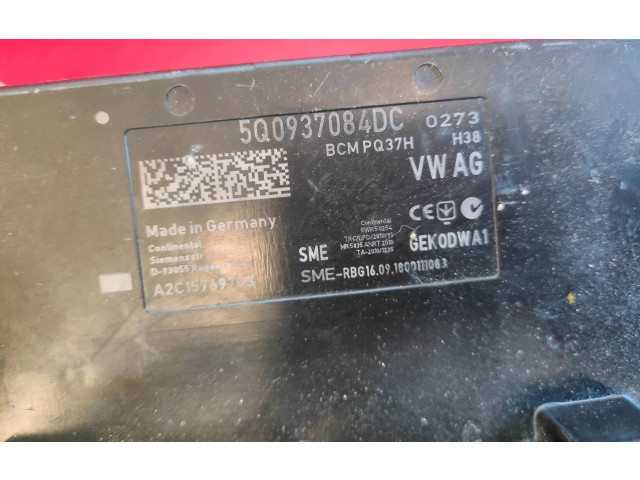 Блок комфорта 5Q0937084DC Skoda Octavia Mk3 (5E)