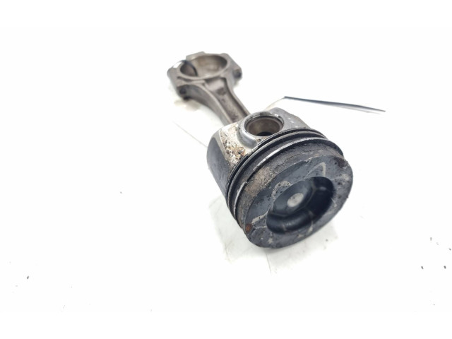 Поршень CLHA TŁOK + KORBOWÓD SZTUKA Skoda Octavia Mk3 (5E)