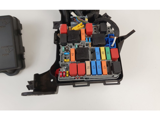 Блок предохранителей 50526940 Alfa Romeo Giulietta