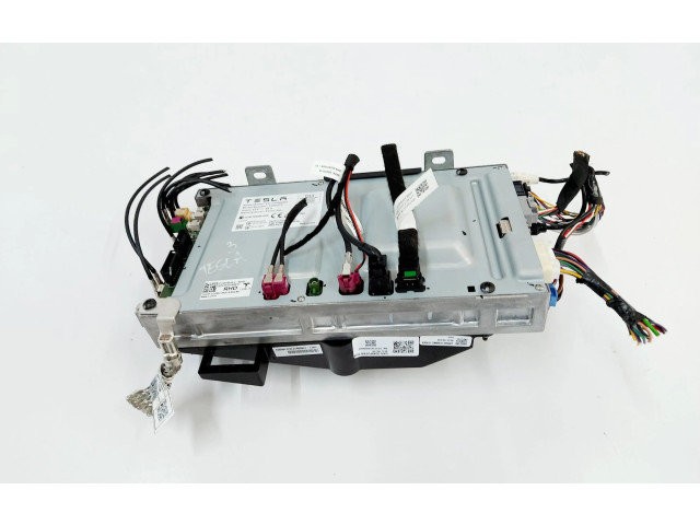 Řídící jednotka 166786-05-C   Tesla Model 3 2021