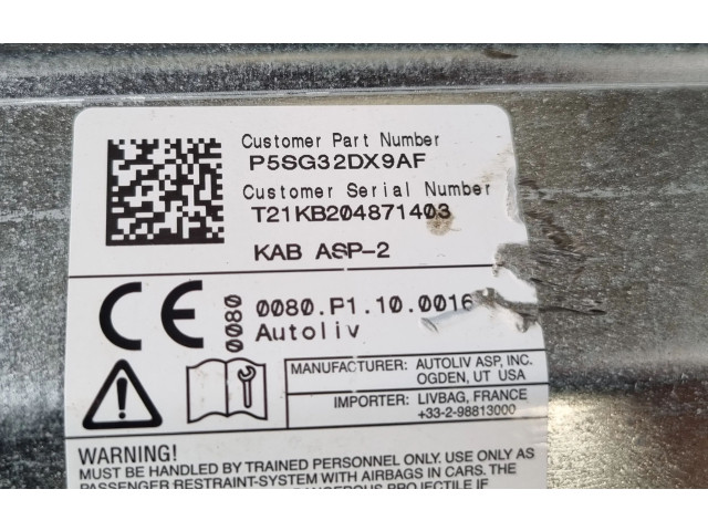 Подушка безопасности для колен 5SG32DX9AF, P5SG32DX9AF   Jeep Grand Cherokee