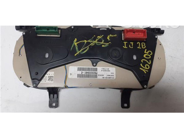 Přístrojová deska  Renault Kangoo I 2001 P8200336481E  