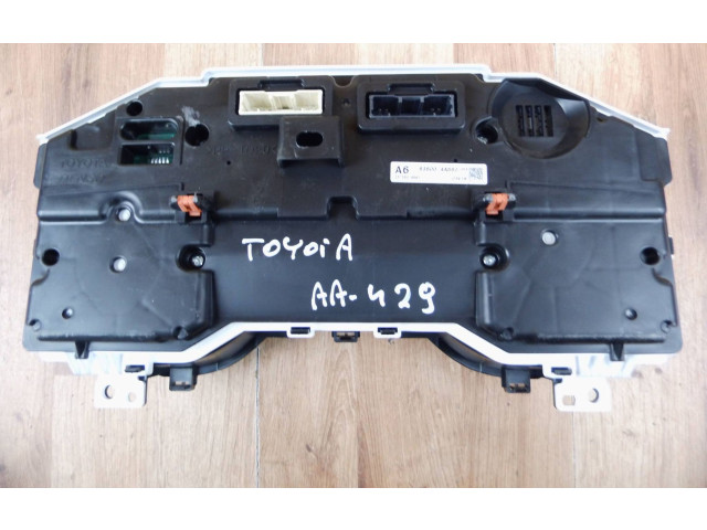 Přístrojová deska Toyota RAV 4 (XA50) 2020 838004A660